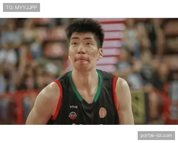 内线第三中锋竞争激烈，余嘉豪海外历练或占先机